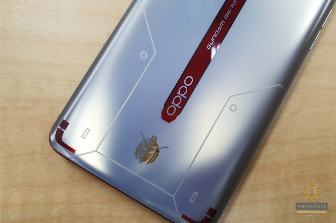 OPPO_Reno_Gundam_11